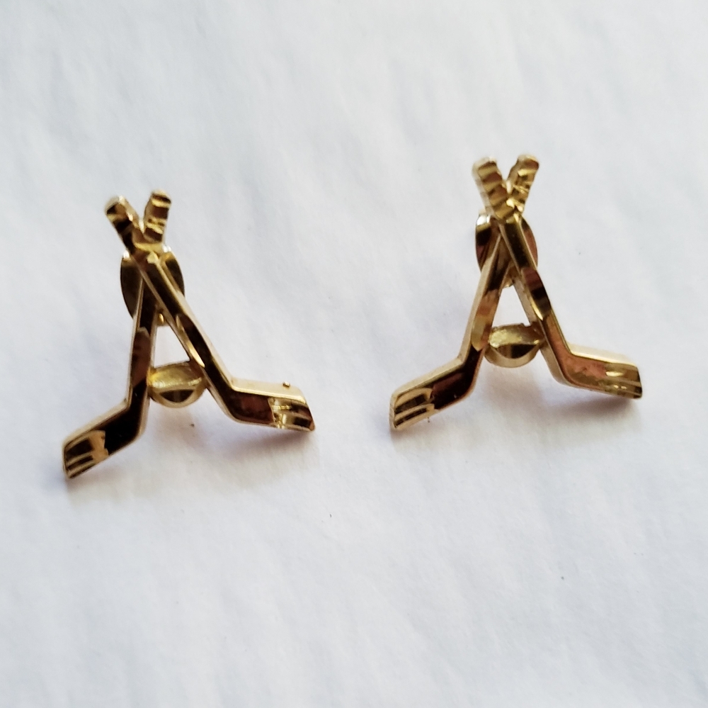 Hockey 🏒 stick and puck goldtone earrings